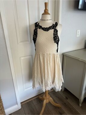 kiana midi dress white KIANA MIDI DRESS M